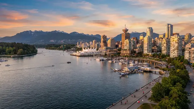 Self-guided walking tours in Vancouver