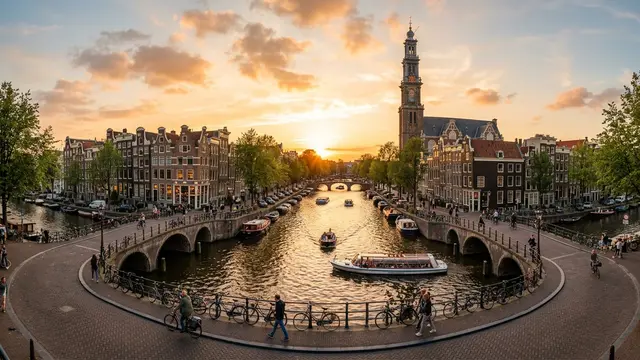 Self-guided walking tours in Amsterdam
