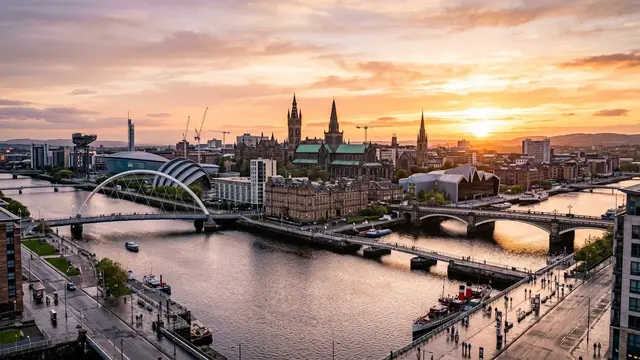 Self-guided walking tours in Glasgow