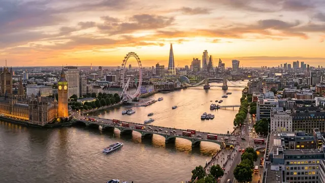 Self-guided walking tours in Greater London
