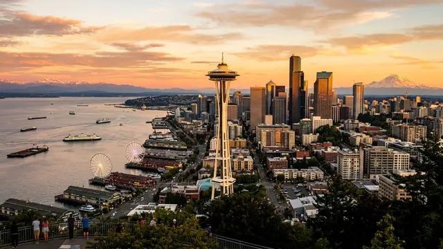 Self-guided walking tours in Seattle